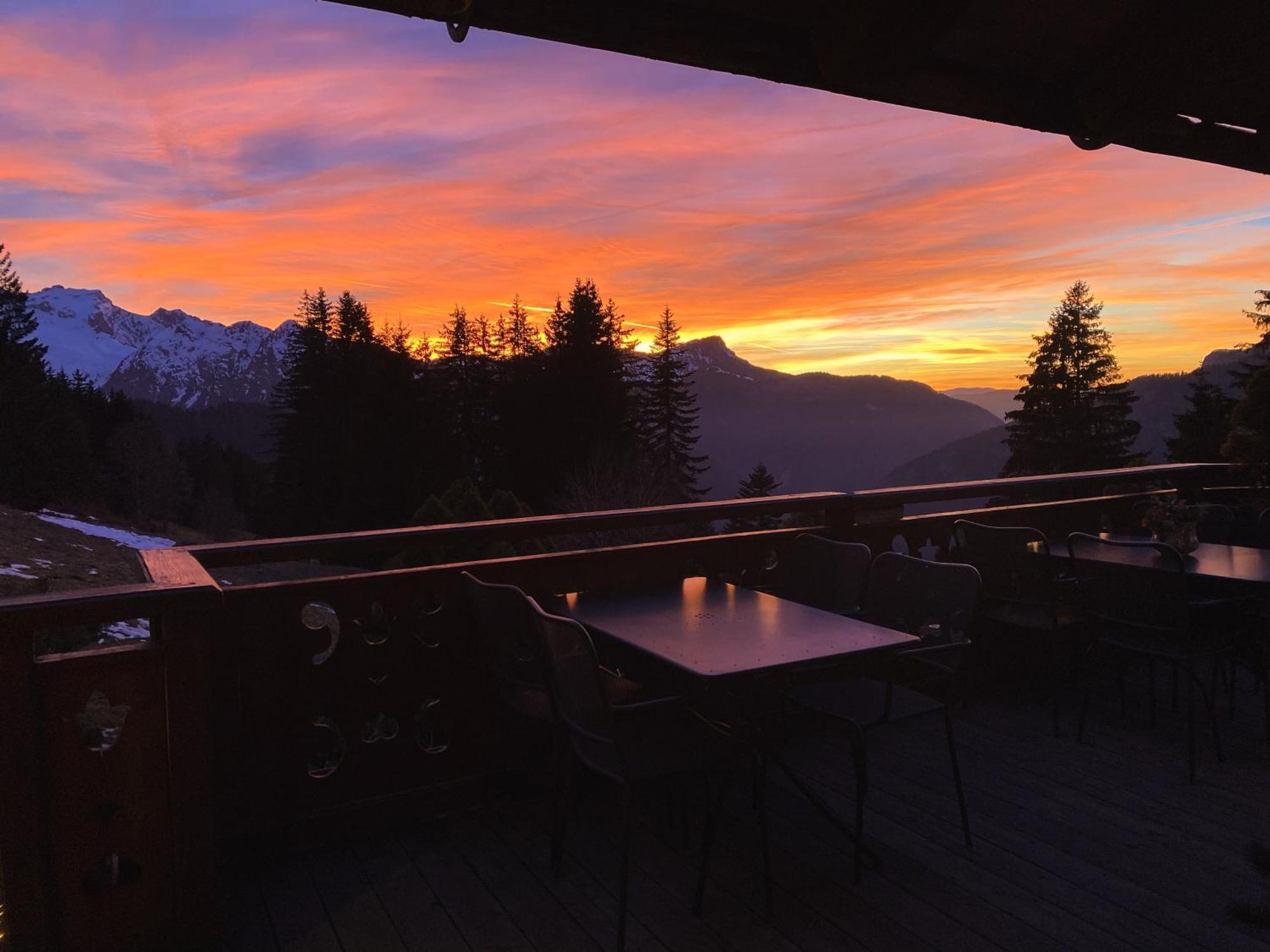 Hotel La Ferme Des Vonezins Thônes Esterno foto