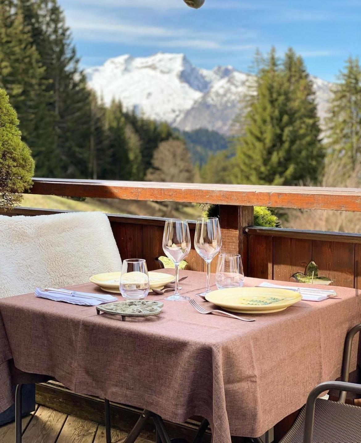 Hotel La Ferme Des Vonezins Thônes Esterno foto